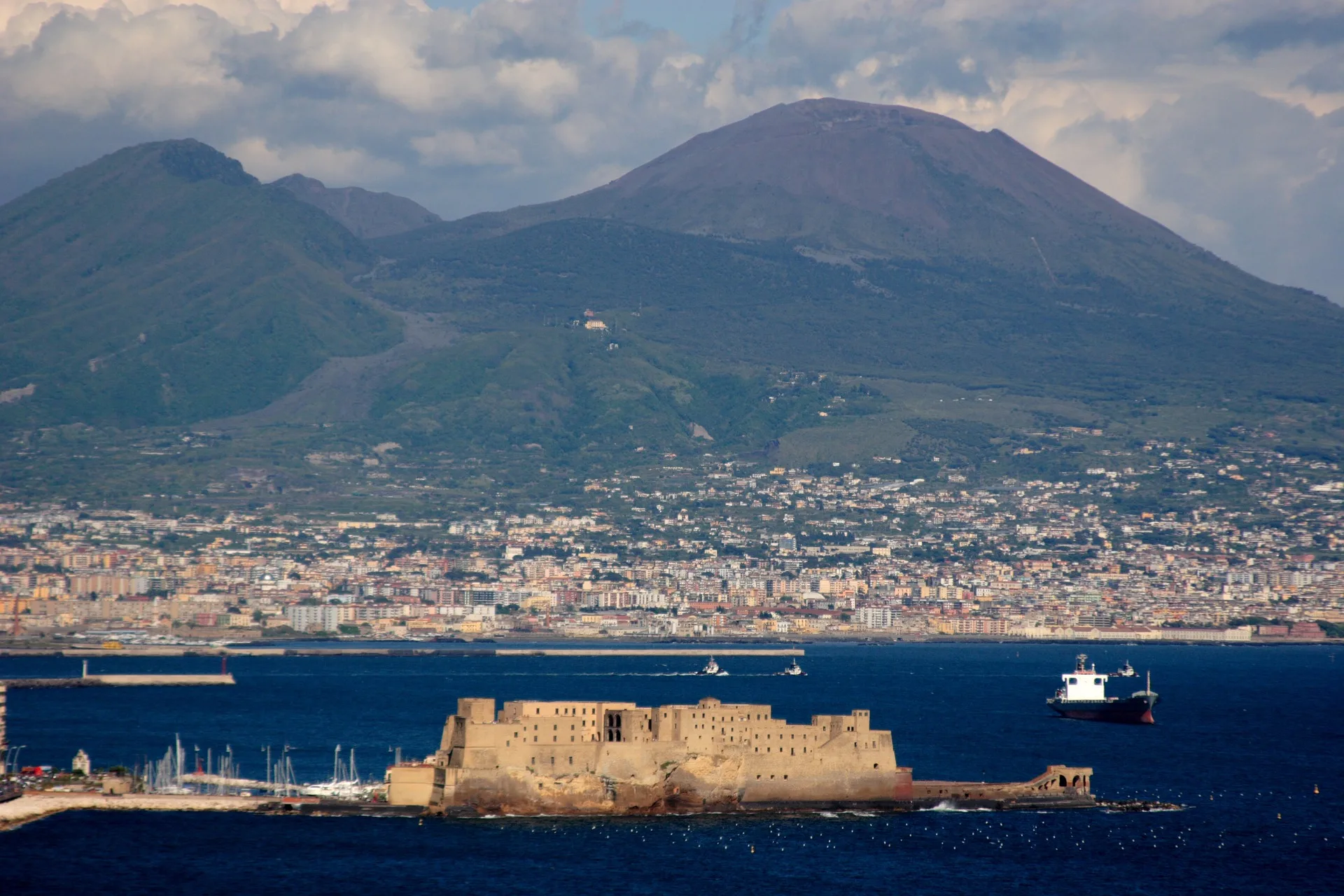 English speaking doctors home visits in Naples
